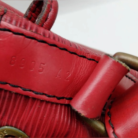 LOUIS VUITTON Epi Noe - Picture 8 of 9